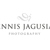 Logo/Portrait: Fotograf Dennis Jagusiak