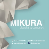 Logo/Portrait: Fotograf Mikura Gelhausen