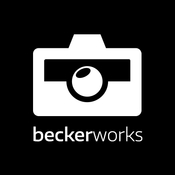 Logo/Portrait: Fotograf David Becker