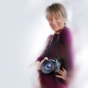 Logo/Portrait: Fotografin Anne Schamberger