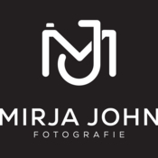 Logo/Portrait: Fotograf Mirja John Fotografie