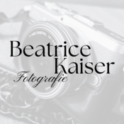 Logo/Portrait: Fotograf Beatrice Kaiser 